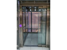 2 пассажирских лифта Sodimas Group-Sjec в торговом центре
